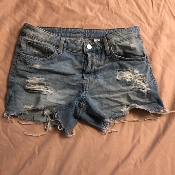 H&M Denim Shorts - Picture 1 of 4
